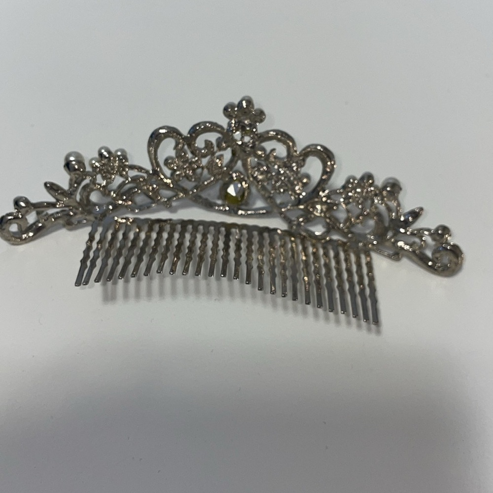 Comb Style Tiara - Picture 4 of 4